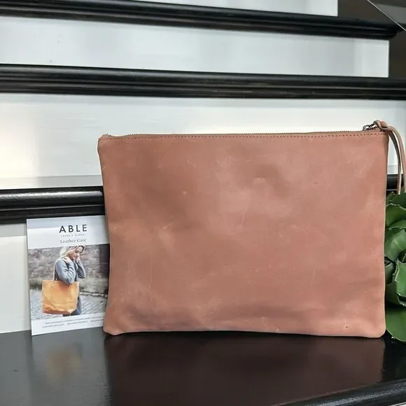 Able genuine leather pouch electronic business, luxe handbag purse, like new - Picture 6 of 9